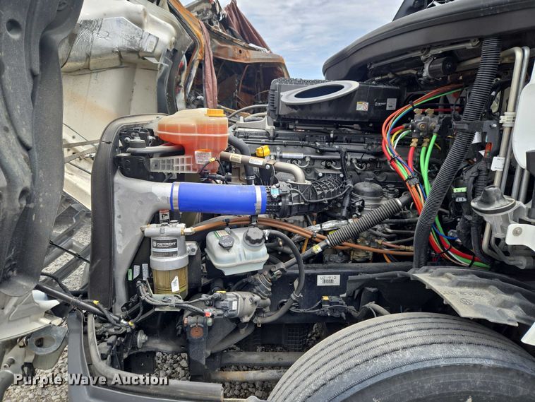 image for item YA3159 2024 Freightliner Cascadia semi truck