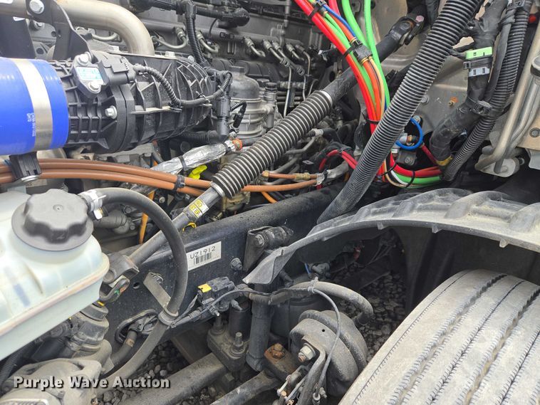 image for item YA3159 2024 Freightliner Cascadia semi truck