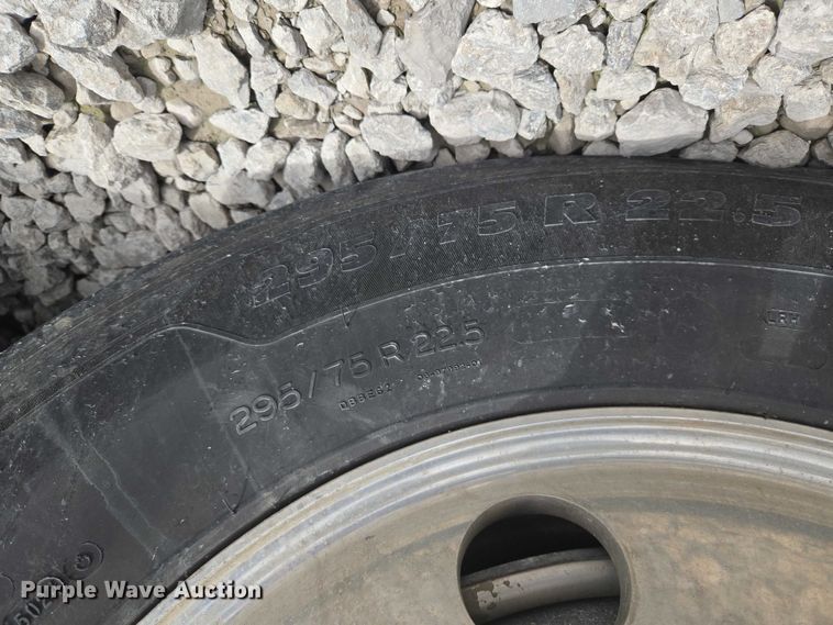 image for item YA3159 2024 Freightliner Cascadia semi truck