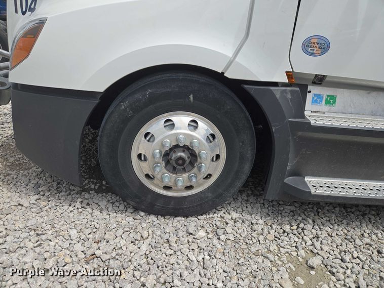 image for item YA3159 2024 Freightliner Cascadia semi truck