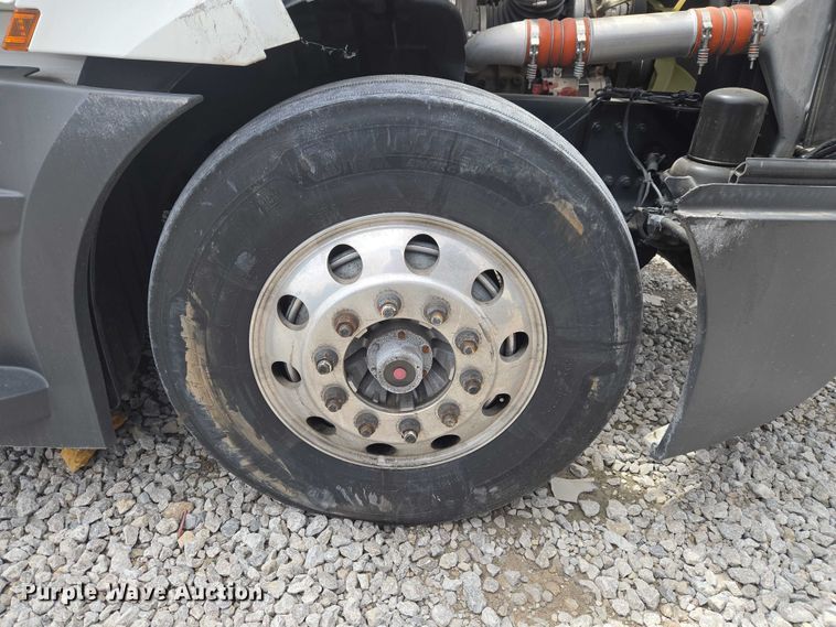 image for item YA3159 2024 Freightliner Cascadia semi truck