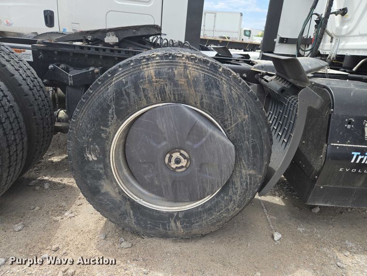 image for item YA3159 2024 Freightliner Cascadia semi truck