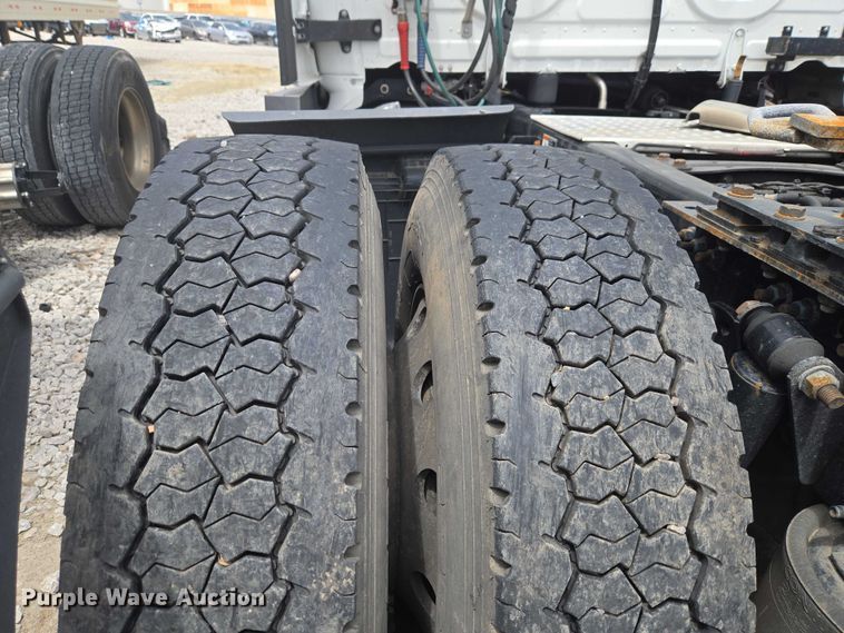 image for item YA3159 2024 Freightliner Cascadia semi truck