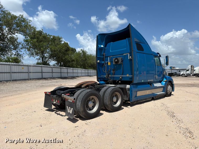 image for item YA3372 2016 Western Star 5700XE semi truck