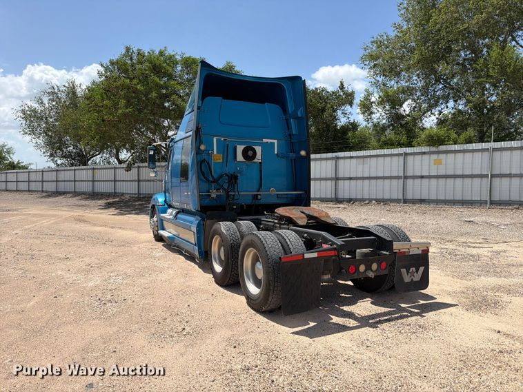 image for item YA3372 2016 Western Star 5700XE semi truck