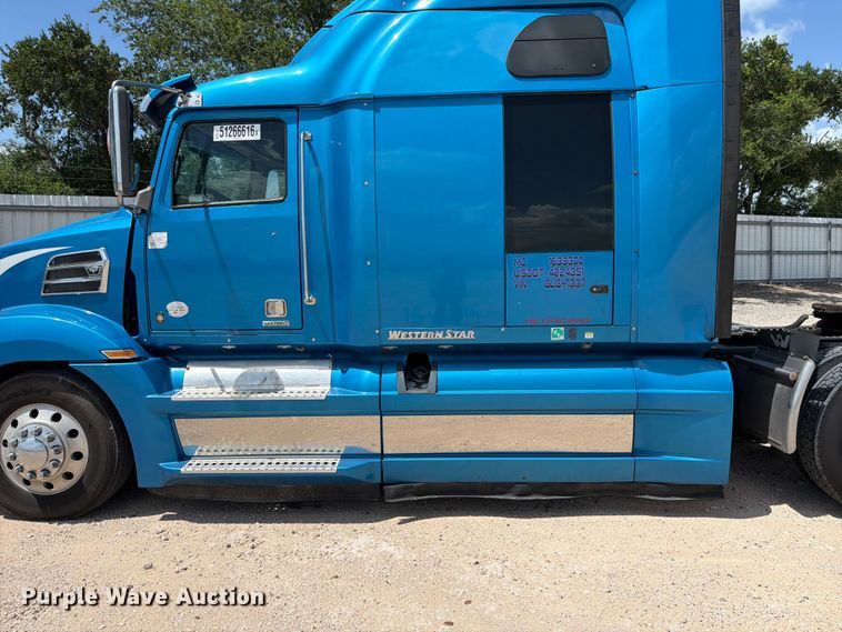 image for item YA3372 2016 Western Star 5700XE semi truck