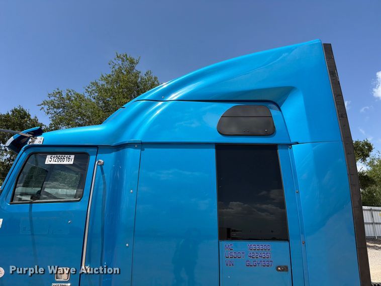 image for item YA3372 2016 Western Star 5700XE semi truck