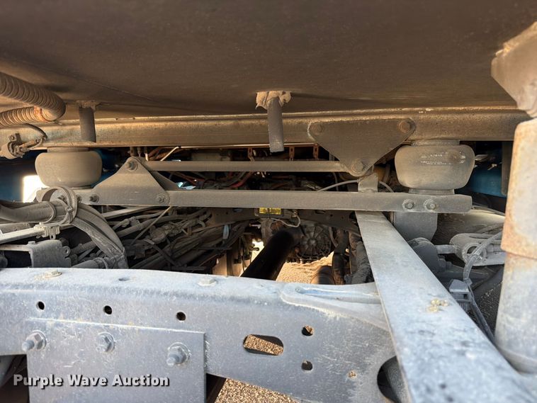 image for item YA3372 2016 Western Star 5700XE semi truck