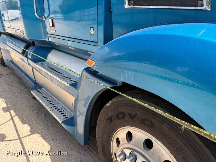 image for item YA3372 2016 Western Star 5700XE semi truck