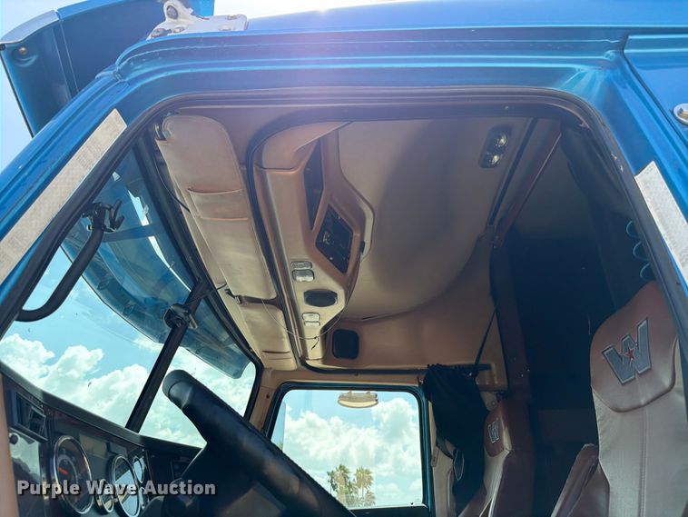 image for item YA3372 2016 Western Star 5700XE semi truck