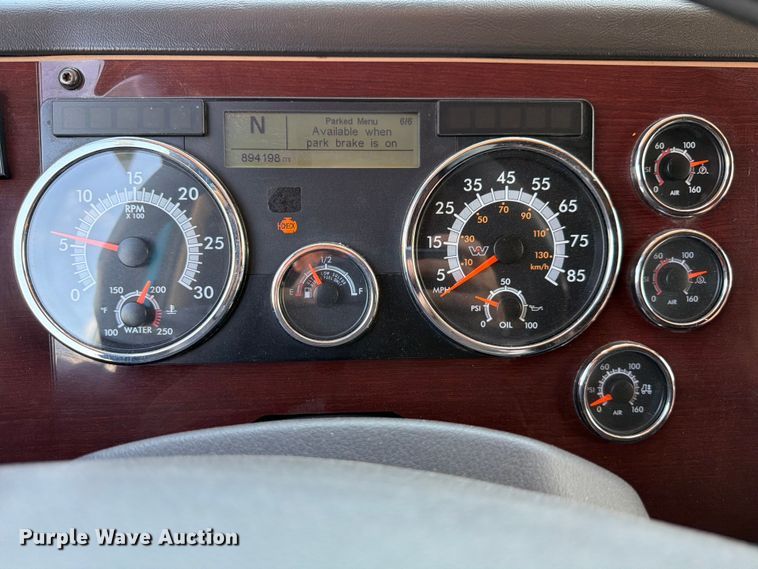 image for item YA3372 2016 Western Star 5700XE semi truck
