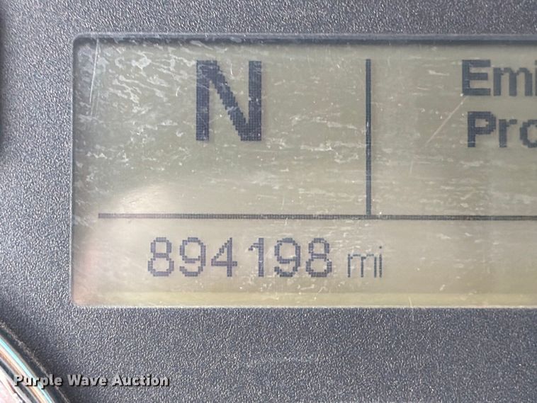 image for item YA3372 2016 Western Star 5700XE semi truck