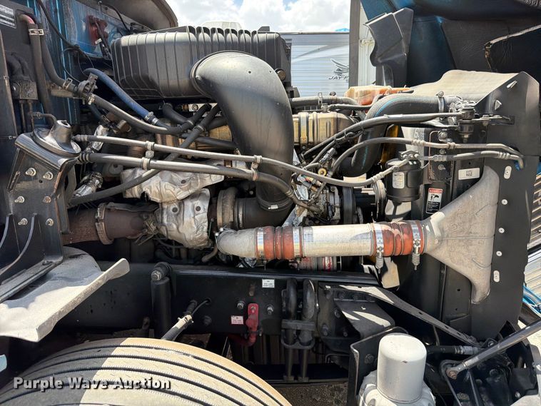 image for item YA3372 2016 Western Star 5700XE semi truck