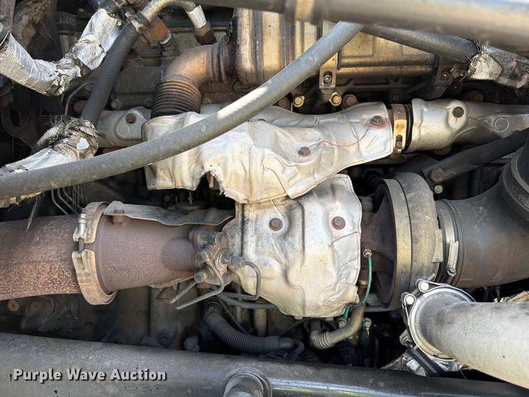 image for item YA3372 2016 Western Star 5700XE semi truck