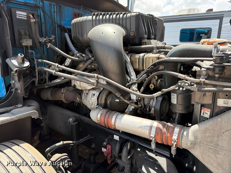 image for item YA3372 2016 Western Star 5700XE semi truck