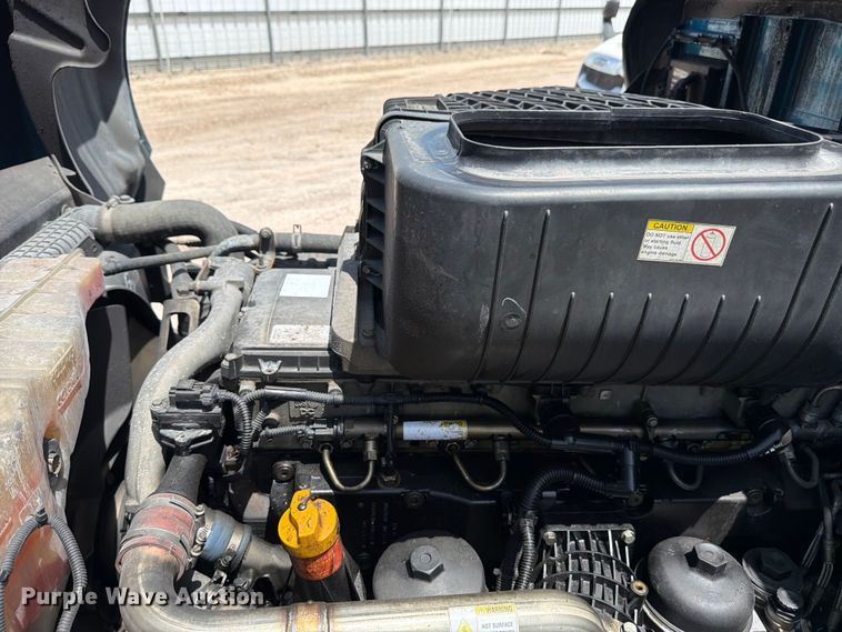 image for item YA3372 2016 Western Star 5700XE semi truck