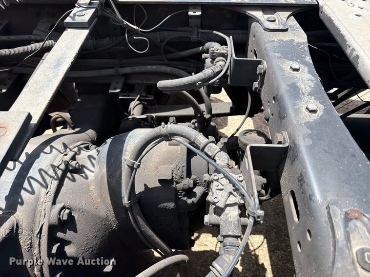 image for item YA3372 2016 Western Star 5700XE semi truck