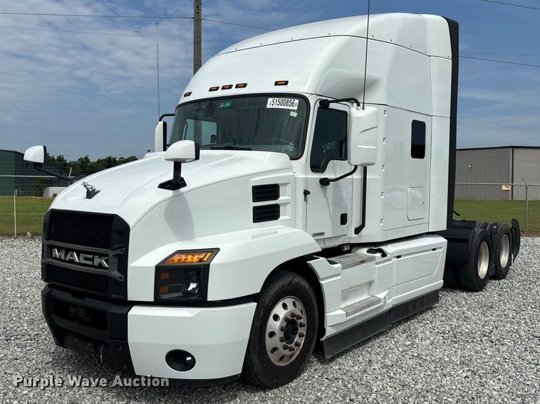 image for item YA3398 2023 Mack Anthem semi truck