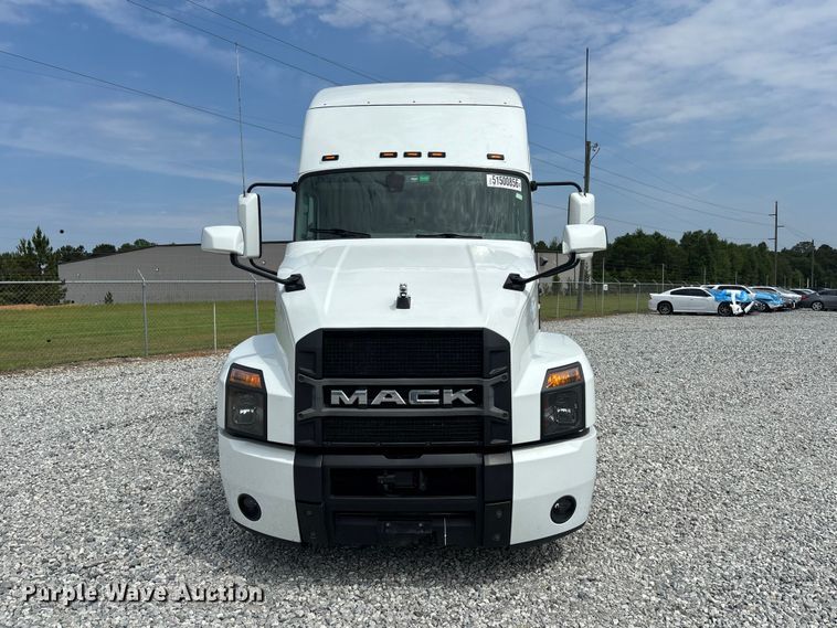 image for item YA3398 2023 Mack Anthem semi truck