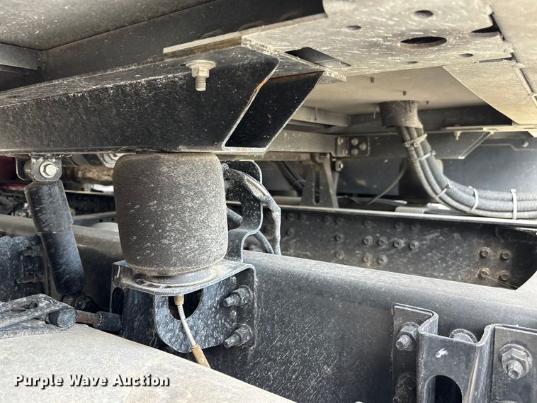 image for item YA3398 2023 Mack Anthem semi truck