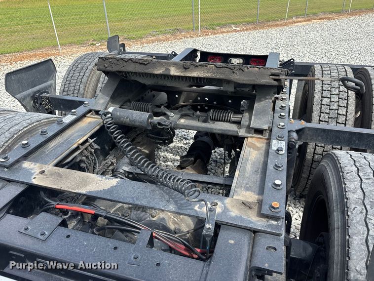 image for item YA3398 2023 Mack Anthem semi truck
