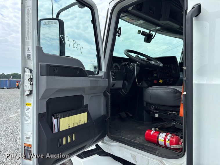 image for item YA3398 2023 Mack Anthem semi truck