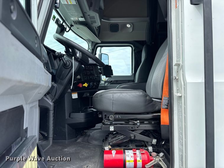 image for item YA3398 2023 Mack Anthem semi truck