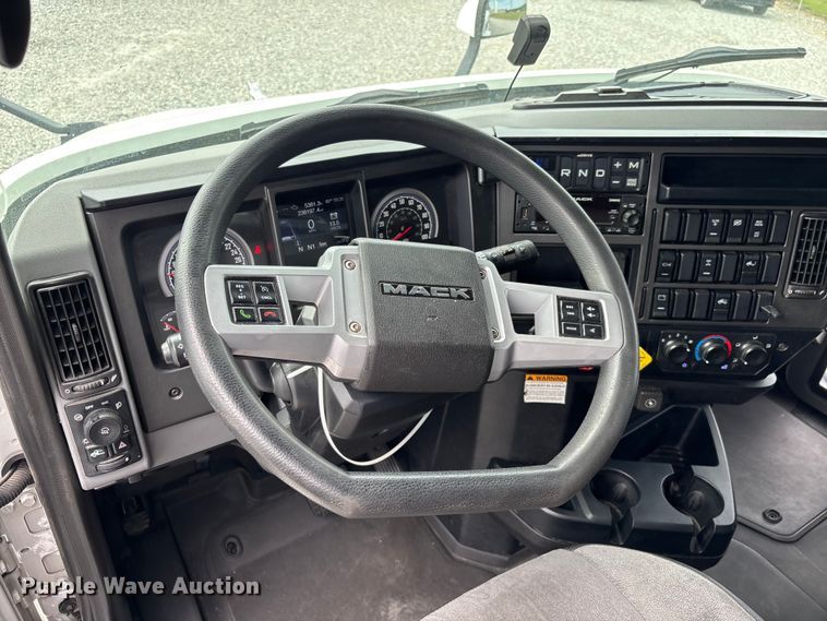 image for item YA3398 2023 Mack Anthem semi truck
