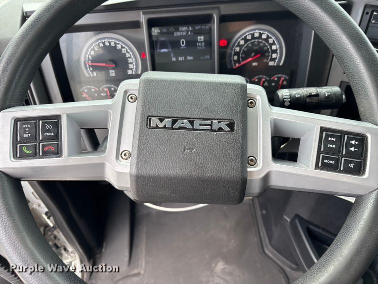 image for item YA3398 2023 Mack Anthem semi truck