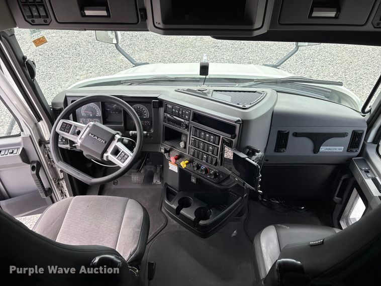 image for item YA3398 2023 Mack Anthem semi truck