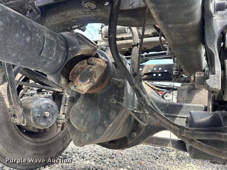 image for item YA3398 2023 Mack Anthem semi truck