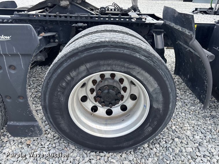 image for item YA3398 2023 Mack Anthem semi truck