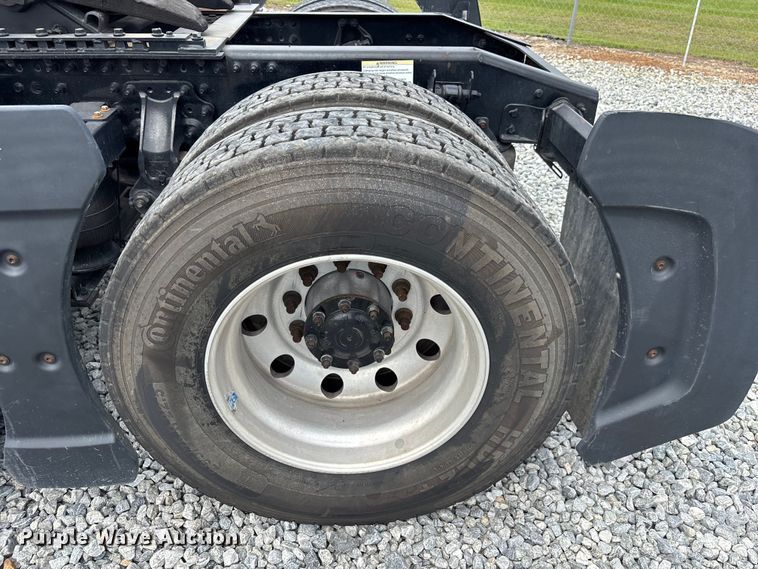 image for item YA3398 2023 Mack Anthem semi truck