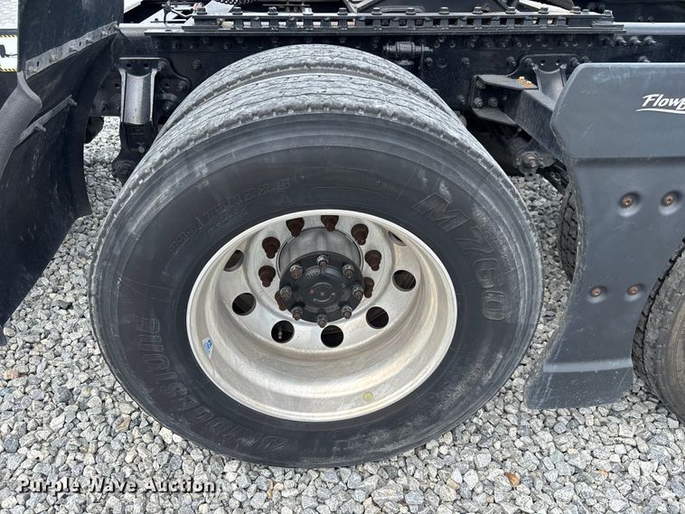 image for item YA3398 2023 Mack Anthem semi truck