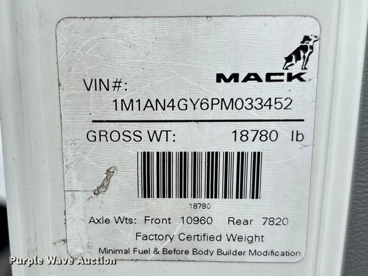 image for item YA3398 2023 Mack Anthem semi truck