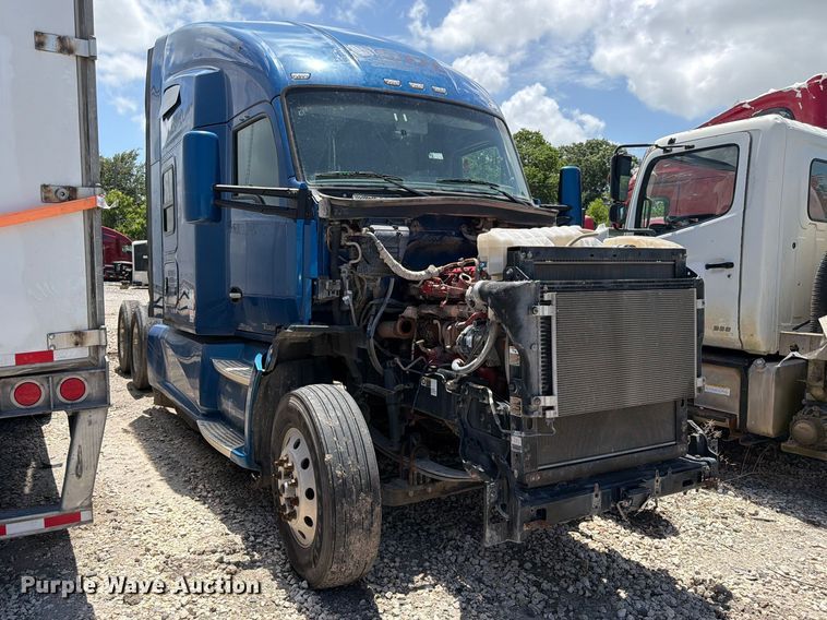 image for item YA3409 2018 Kenworth T680  semi truck