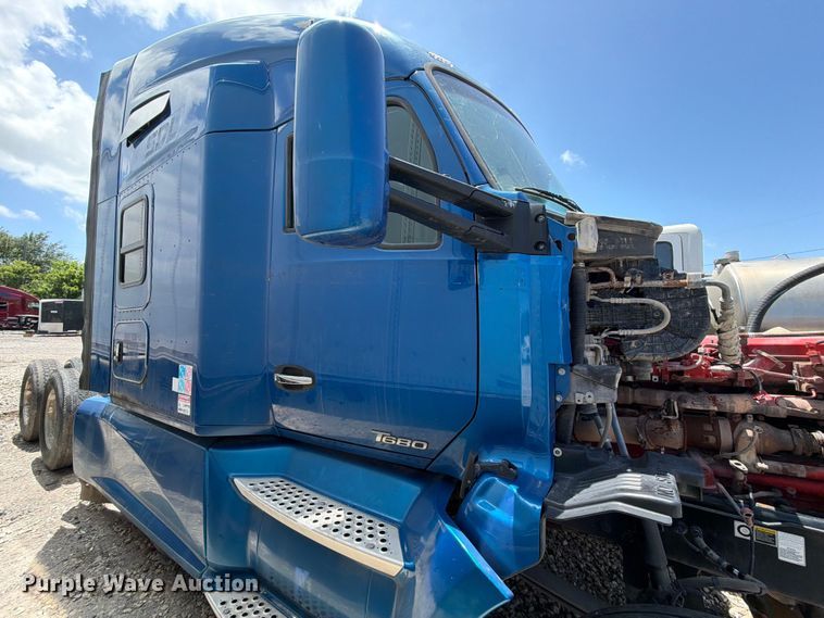 image for item YA3409 2018 Kenworth T680  semi truck