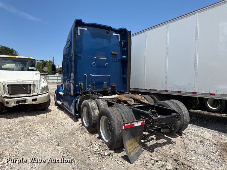 image for item YA3409 2018 Kenworth T680  semi truck