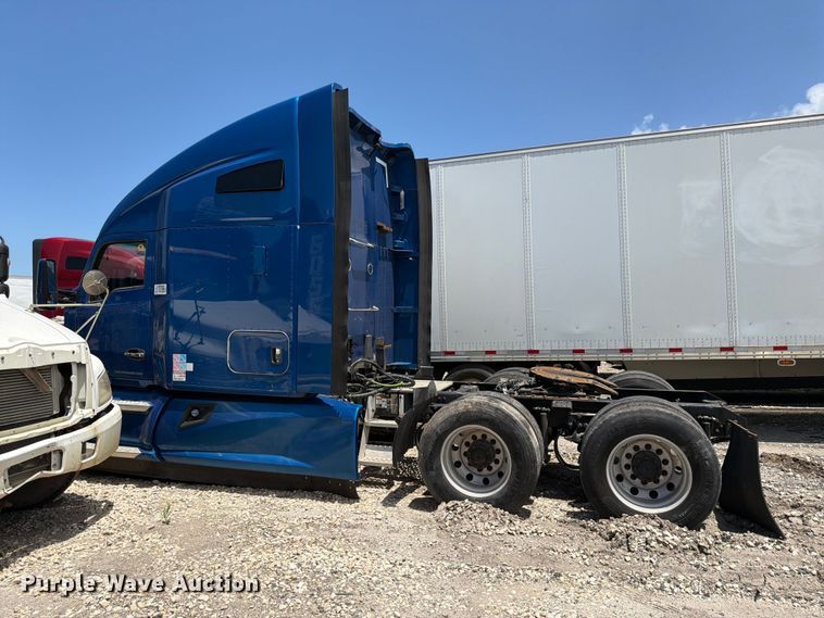image for item YA3409 2018 Kenworth T680  semi truck