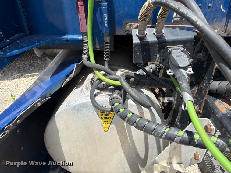 image for item YA3409 2018 Kenworth T680  semi truck