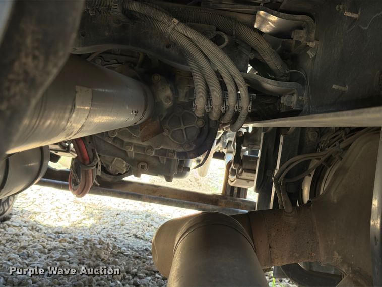 image for item YA3409 2018 Kenworth T680  semi truck