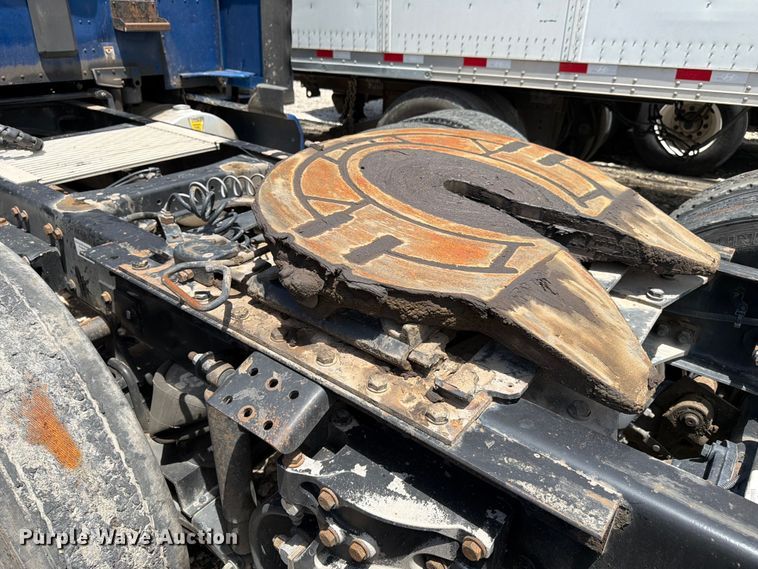 image for item YA3409 2018 Kenworth T680  semi truck