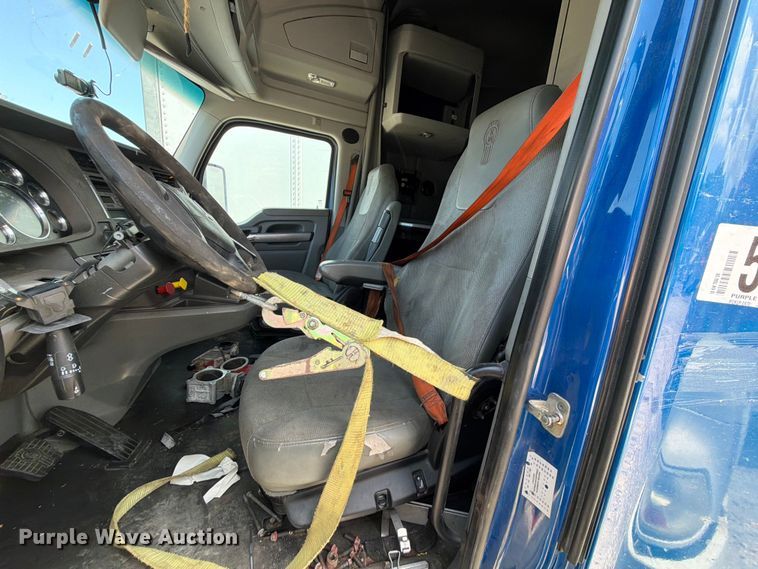 image for item YA3409 2018 Kenworth T680  semi truck