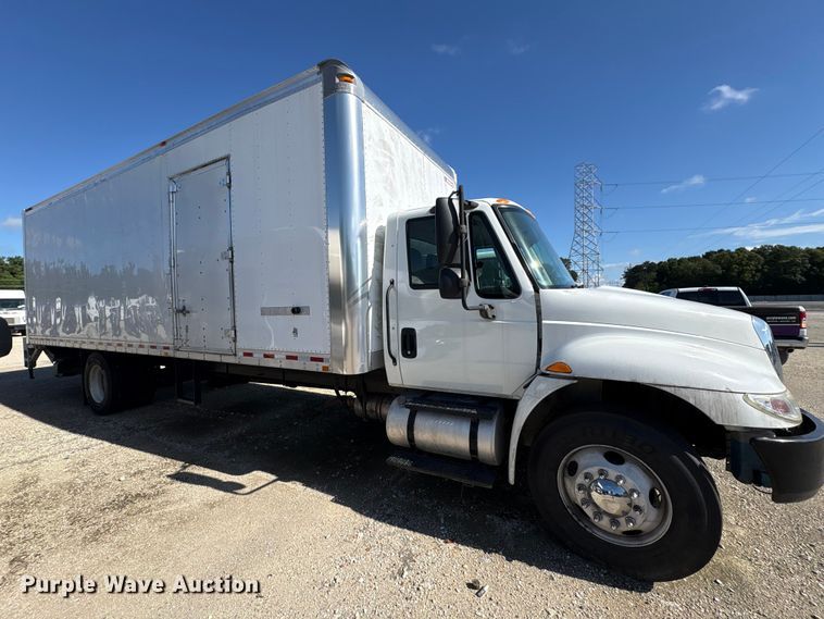 image for item YA3412 2019 International 4300 box truck