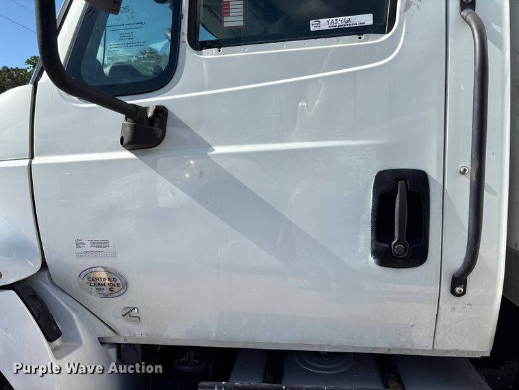 image for item YA3412 2019 International 4300 box truck