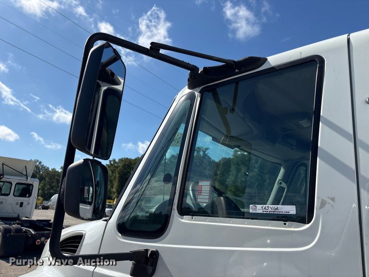 image for item YA3412 2019 International 4300 box truck