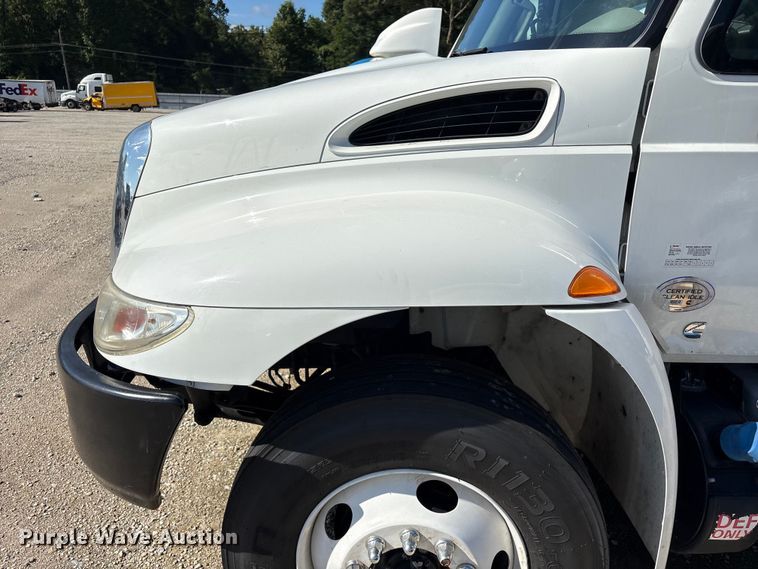 image for item YA3412 2019 International 4300 box truck
