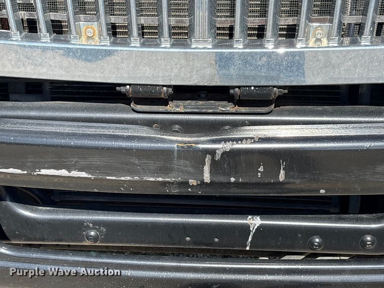 image for item YA3412 2019 International 4300 box truck