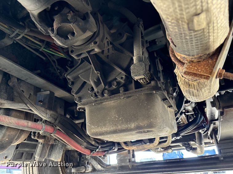 image for item YA3412 2019 International 4300 box truck