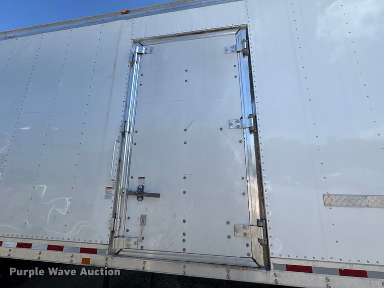 image for item YA3412 2019 International 4300 box truck